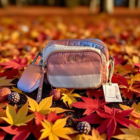 Jessica Simpson Audrey Crossbody Bag Quilted Stitching &Webbed Crossbody Strap - Picture 1 of 5